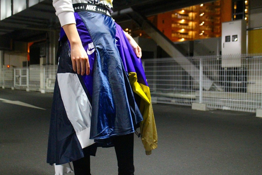 NIKE×sacai/ナイキ×サカイ】人気ブランドコラボ品、再構築スカートが