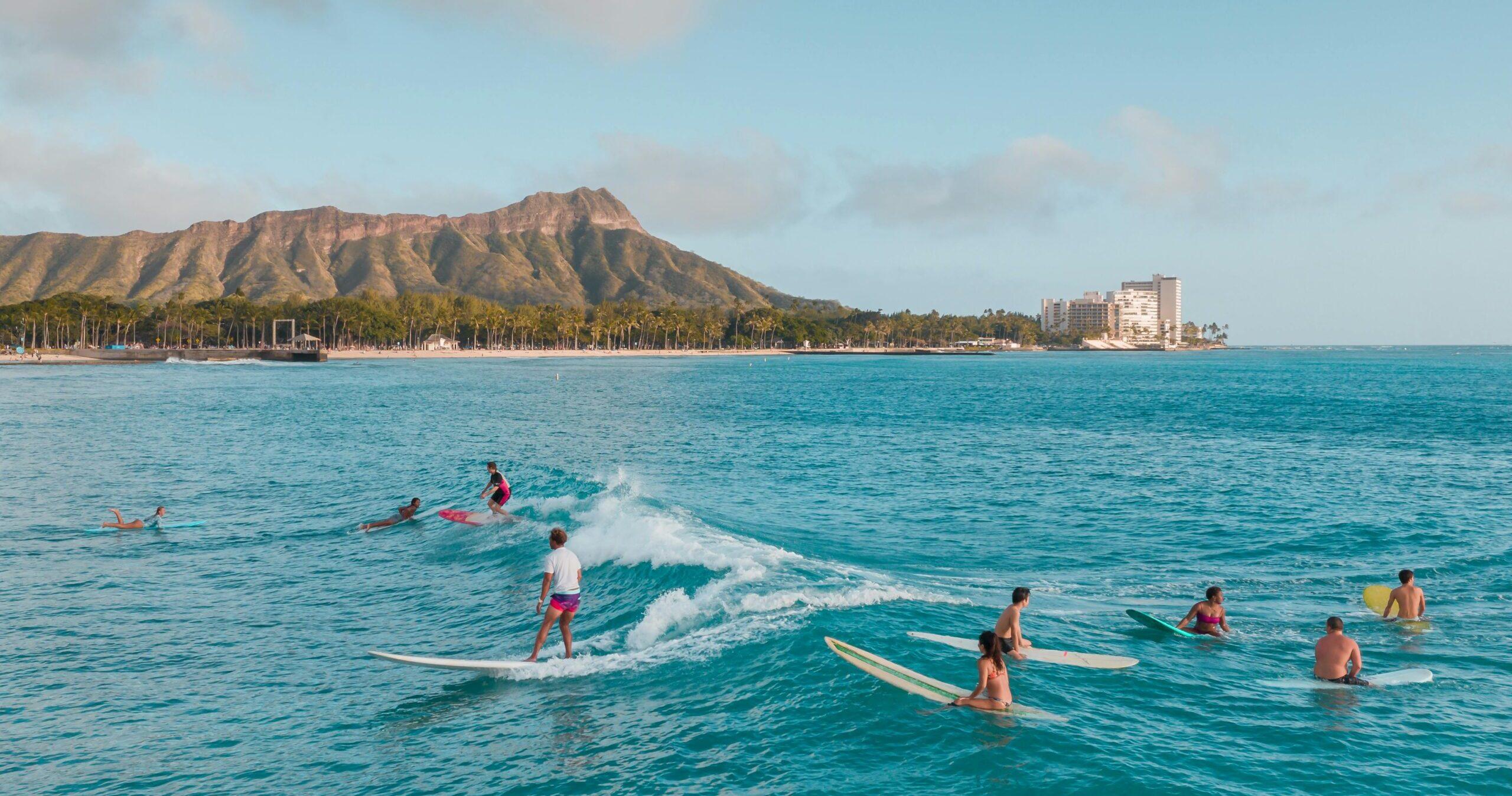 ハワイのサーフィン文化の歴史｜古代から現代までのストーリーを紹介