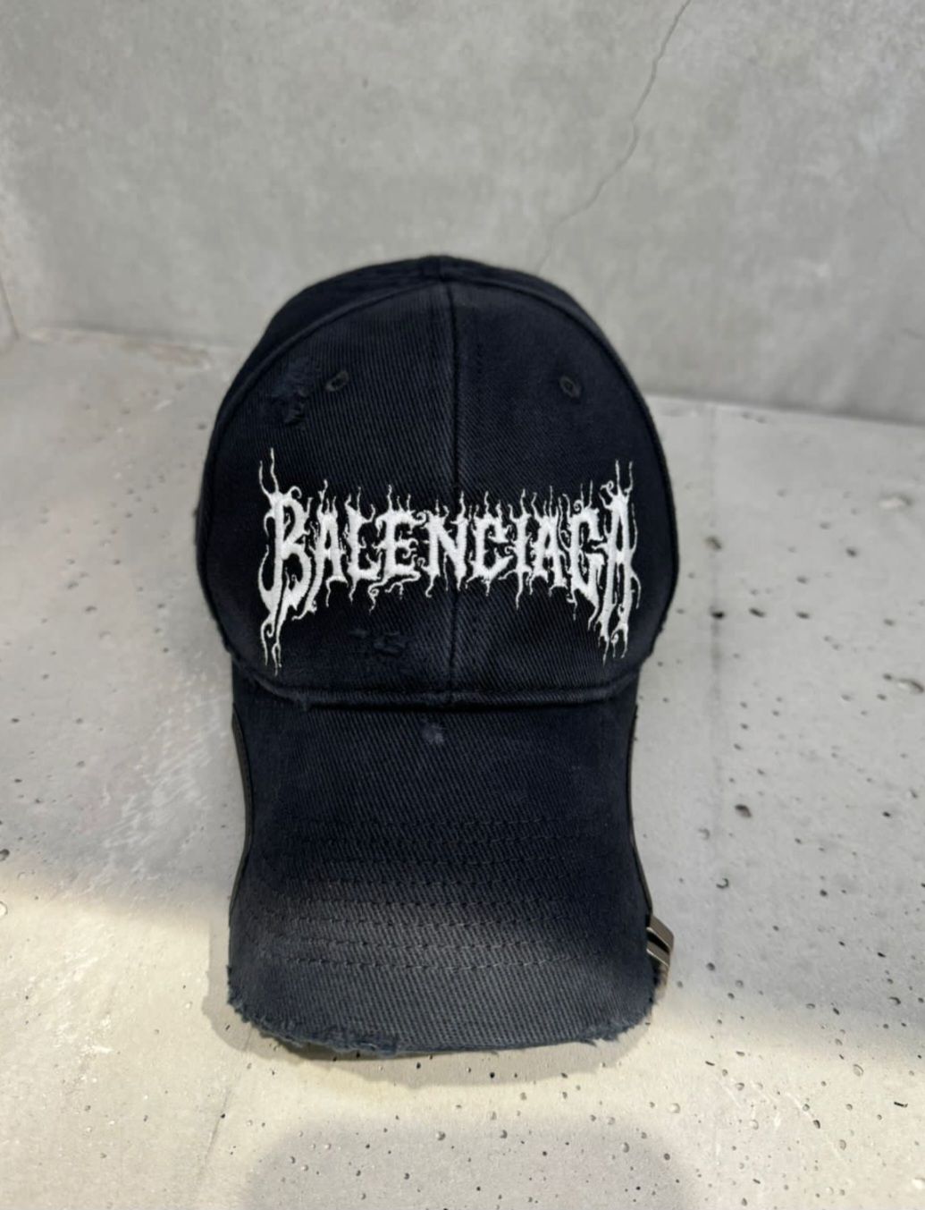 24SS】BALENCIAGA DIY METAL ダメージ ピアス キャップ ロゴ