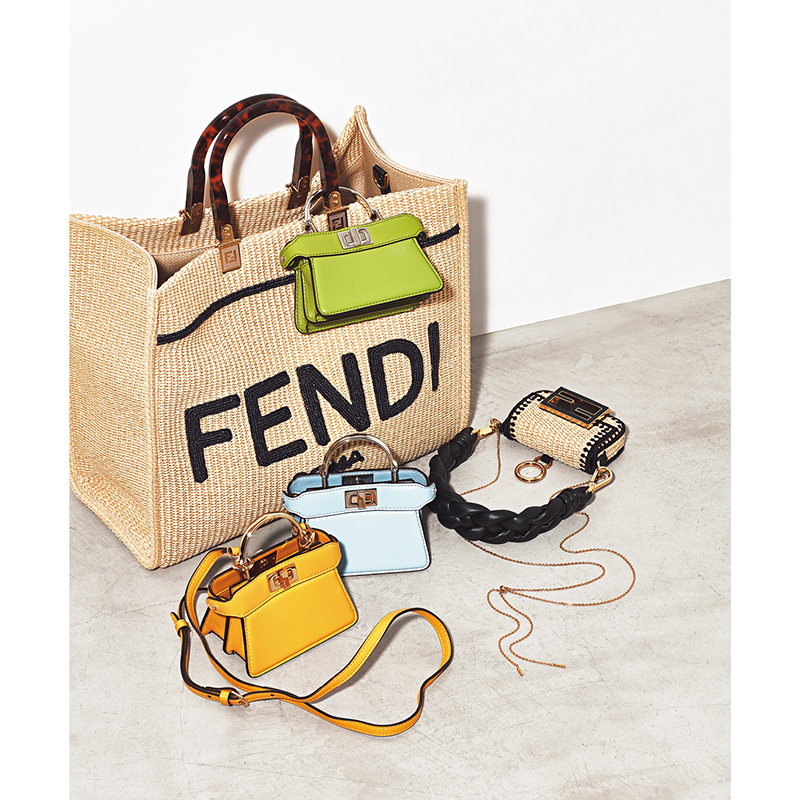 アクセ感覚で使える極小バッグ】フェンディのピーカブーがミニ化！ | VERY