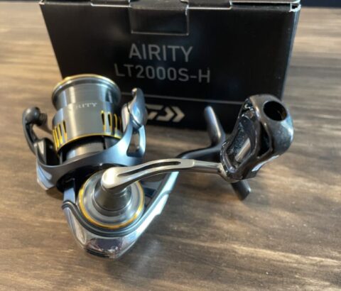 インプレ】ダイワ 23エアリティLT2000S-H 軽量リールの真打