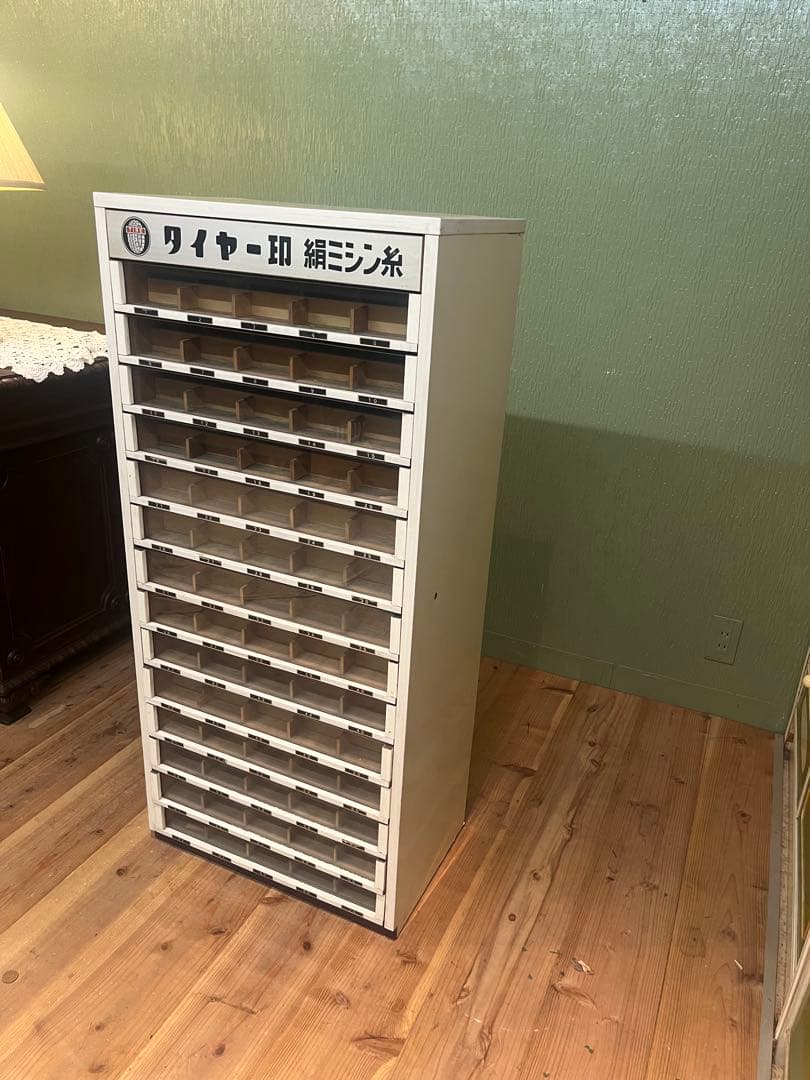 ミシン糸ケース 什器 収納棚 昭和レトロ インテリア アンティーク 棚 当時物 公式】アンティーク家具ラフジュ工房商品詳細ページアンティーク雑貨 S
