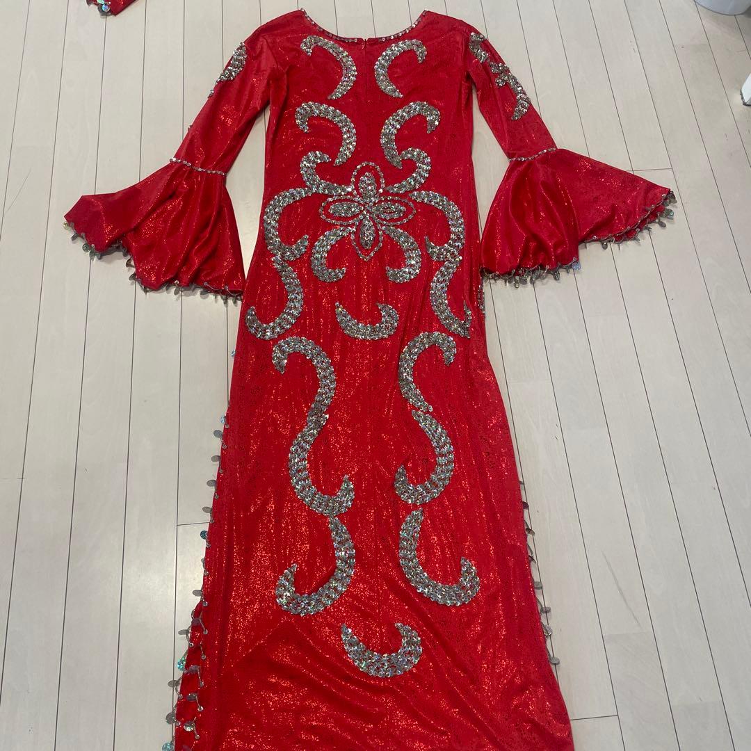 美品❤️ベリーダンス　サイーディー　ドレス　衣装 赤 ベリーダンス衣装】スパンコールが美しく輝く赤のサイーディドレス着用